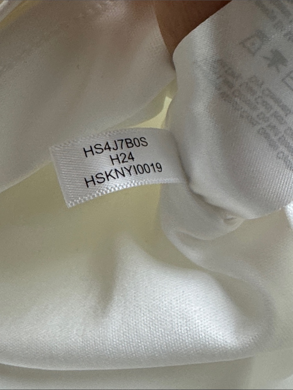 Halston Boxy Shoulder Women’s White Rusched Side Stretchy Top Size M Sleeveless - Picture 5 of 8